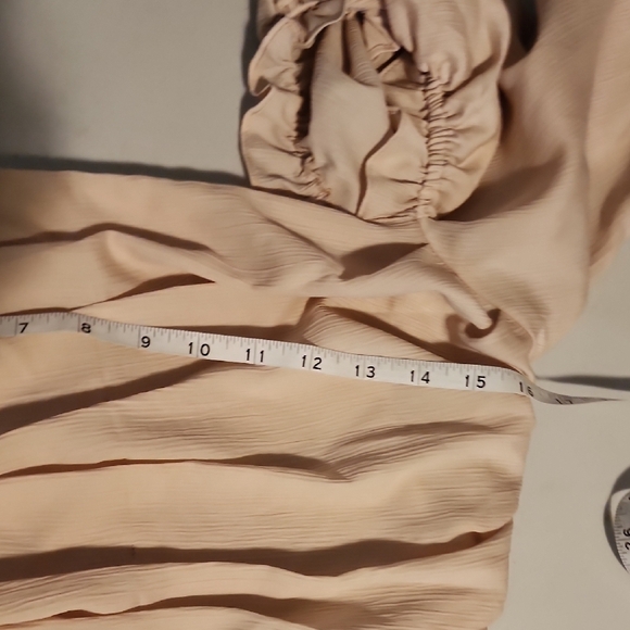 Trendy Astr NWOT Med Modern Top - Picture 6 of 6